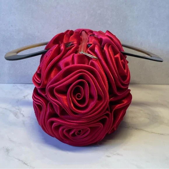 👛Hot Pink Satin Roses Evening Bag - Picture 6 of 11